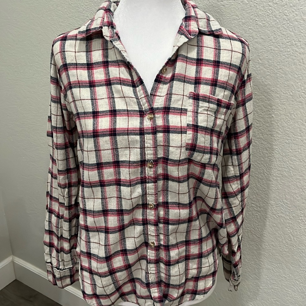 Hollister flannel size medium